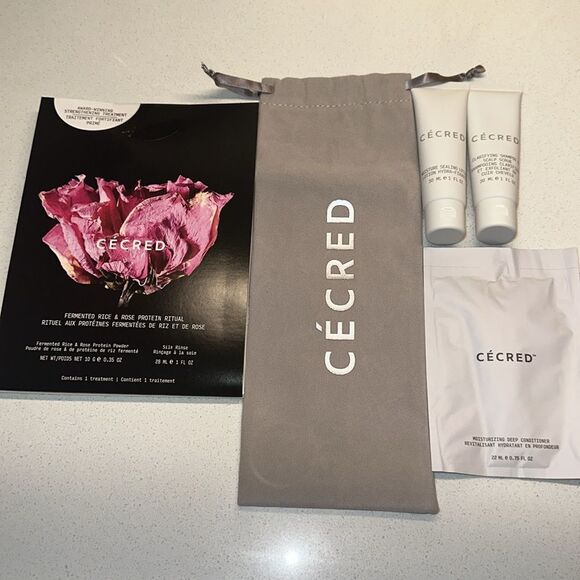 CéCRED Exclusive 5 Piece Haircare Gift Set - Picture 3 of 5
